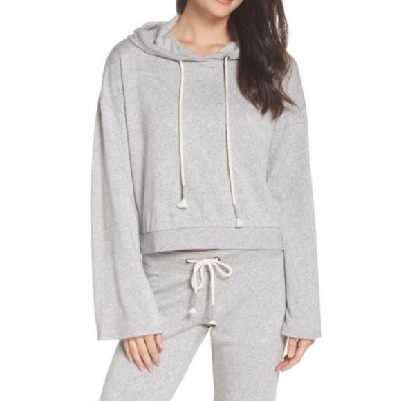 hoodie with wide sleeves